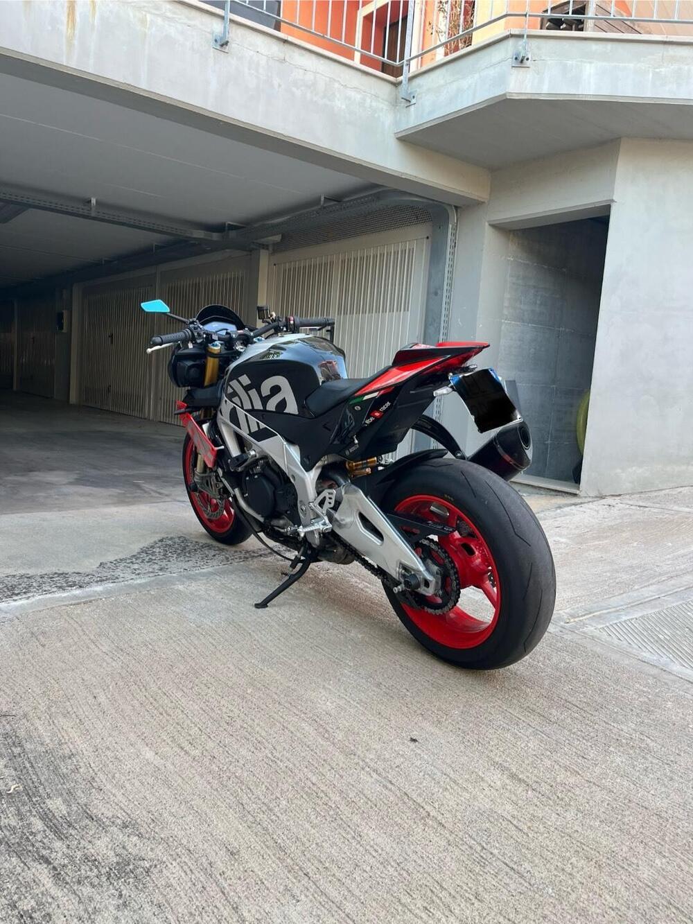 Aprilia Tuono V4 Factory (2017 - 18) (6)