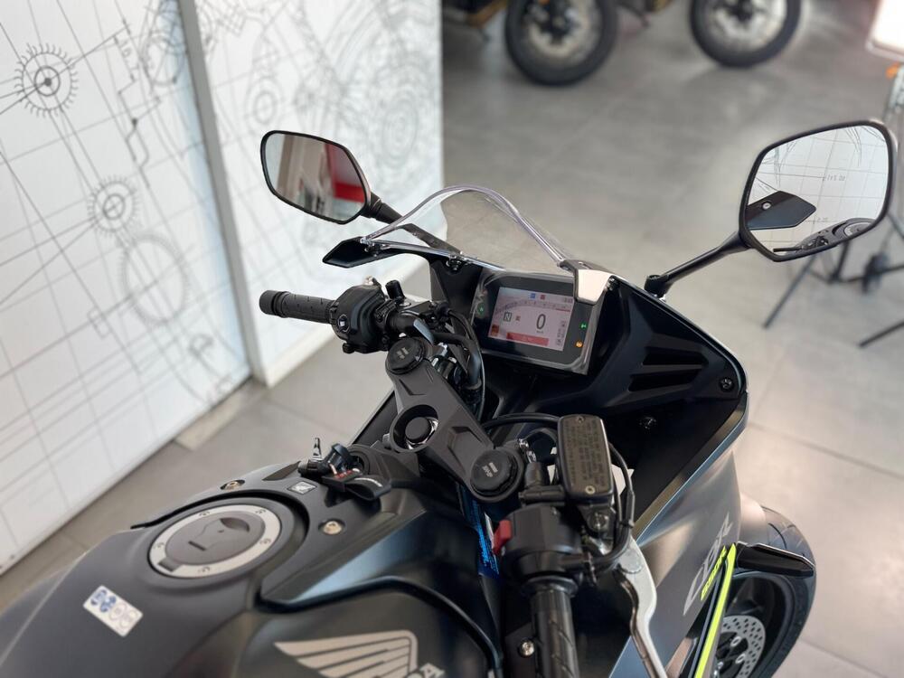 Honda CBR 650 R E-Clutch (2024 - 26) (8)