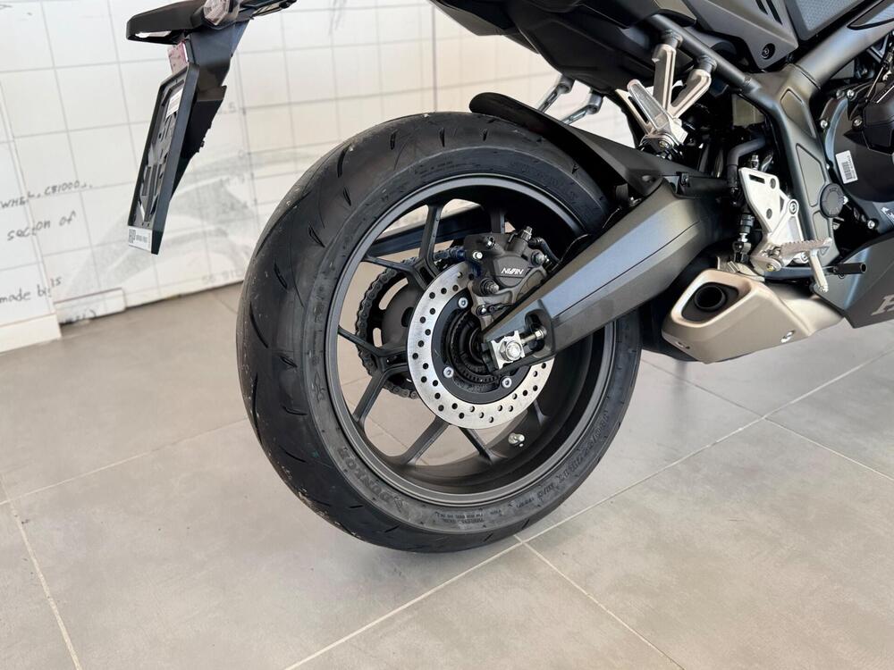 Honda CBR 650 R E-Clutch (2024 - 26) (11)