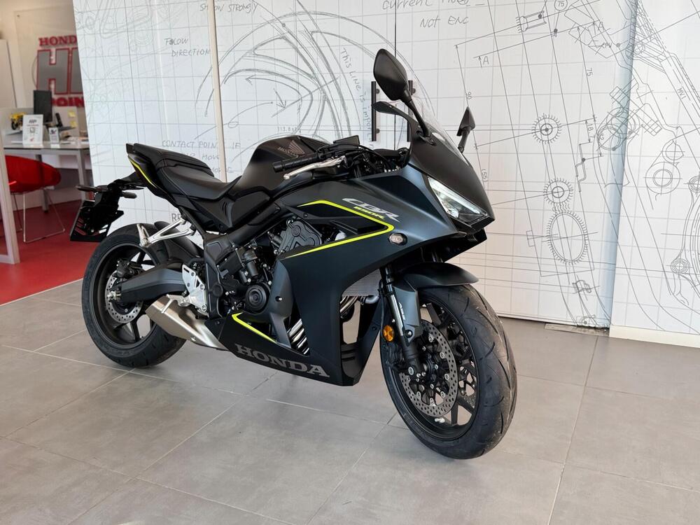 Honda CBR 650 R E-Clutch (2024 - 26) (2)