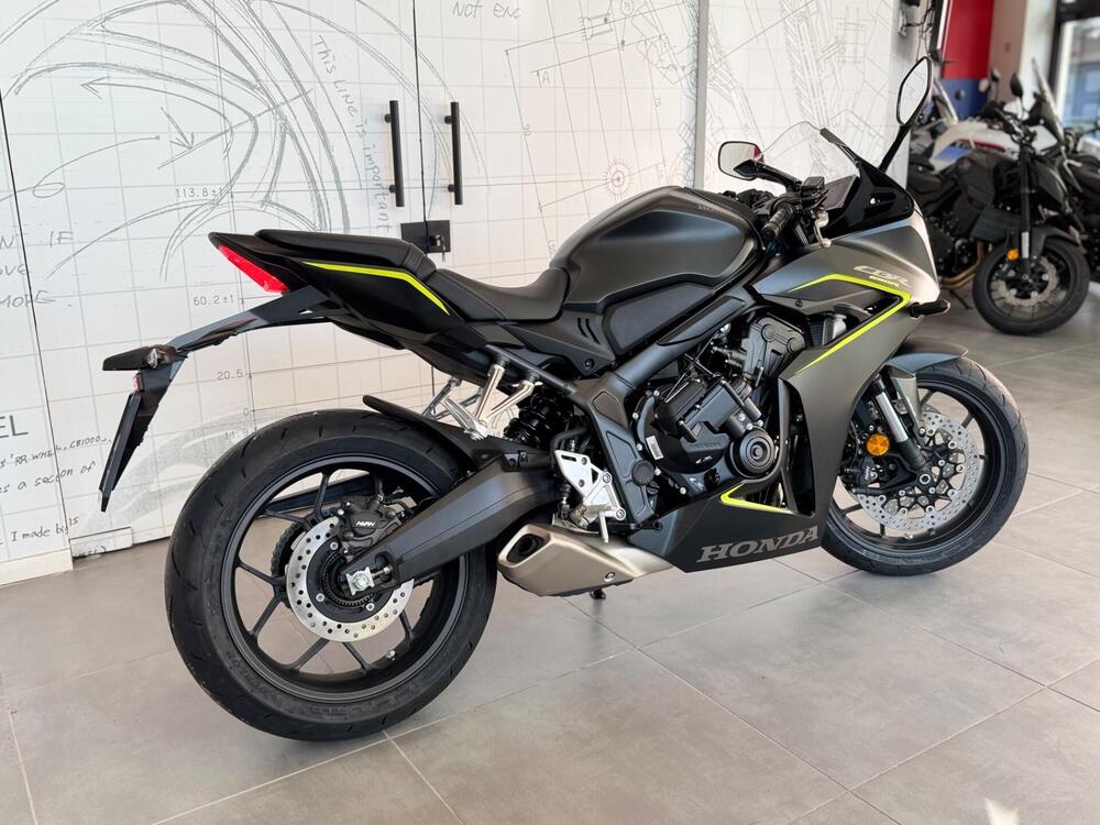 Honda CBR 650 R E-Clutch (2024 - 26) (3)