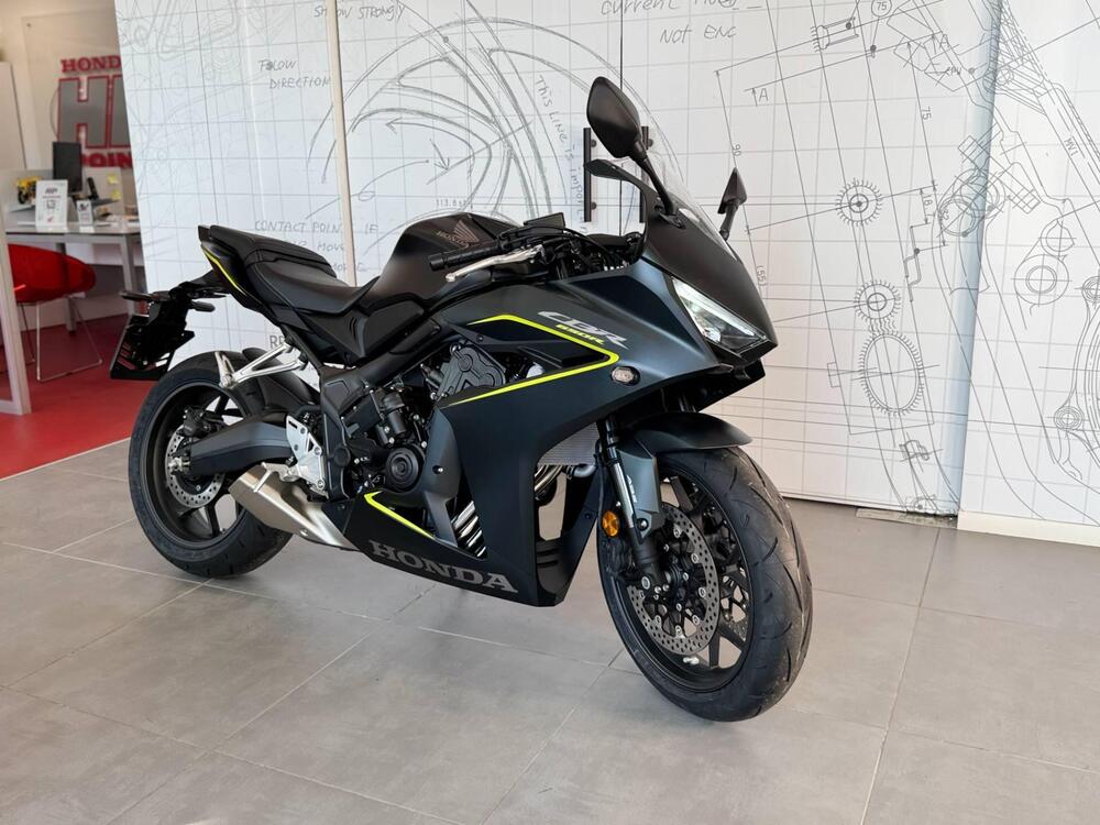 Honda CBR 650 R E-Clutch (2024 - 26) (2)