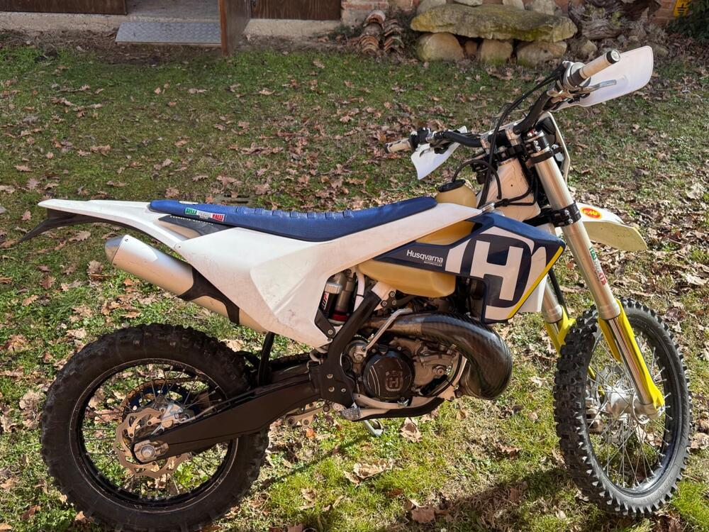 Husqvarna TE 300i (2018) (2)