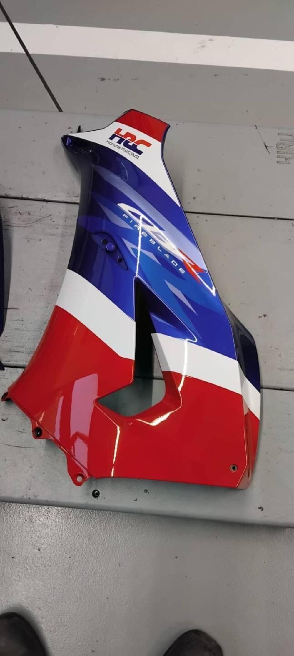 FIANCATA CARENA SINISTRA PER HONDA CBR 1000 RR-R C