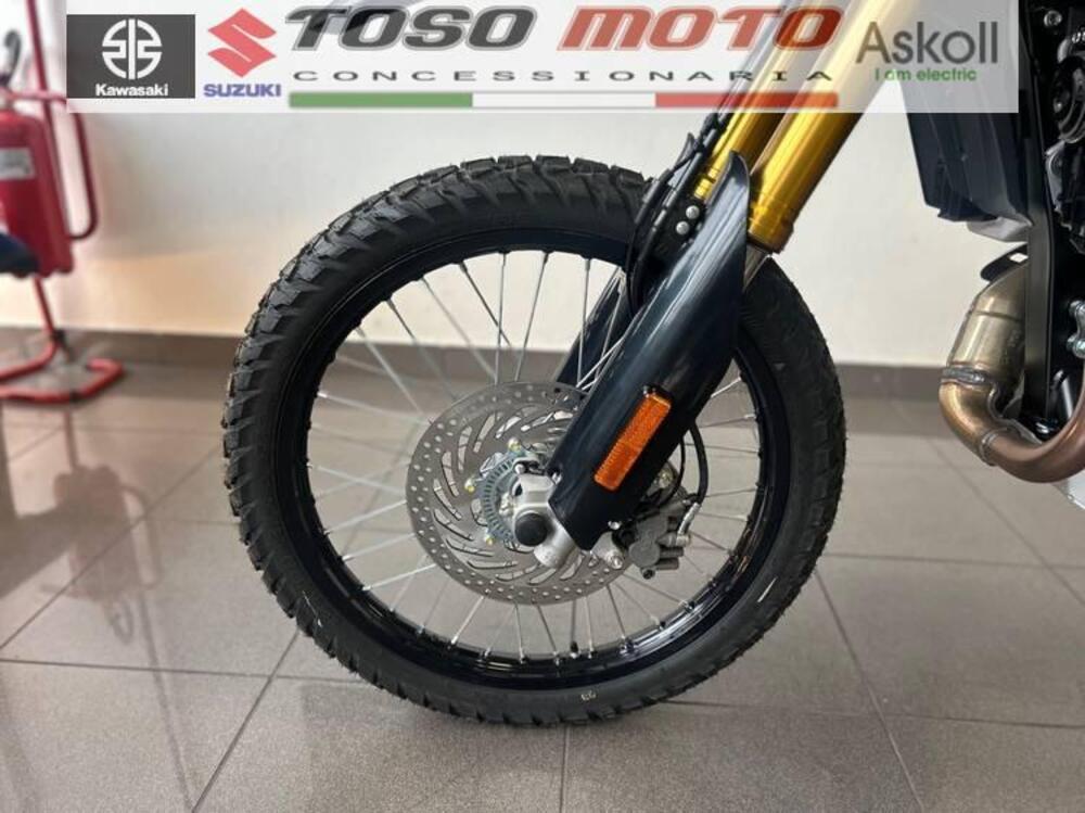 Suzuki DR-Z4S (2025 - 26) (10)