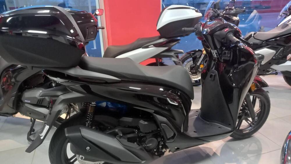 Honda SH 350i GT (2025 - 26) (2)