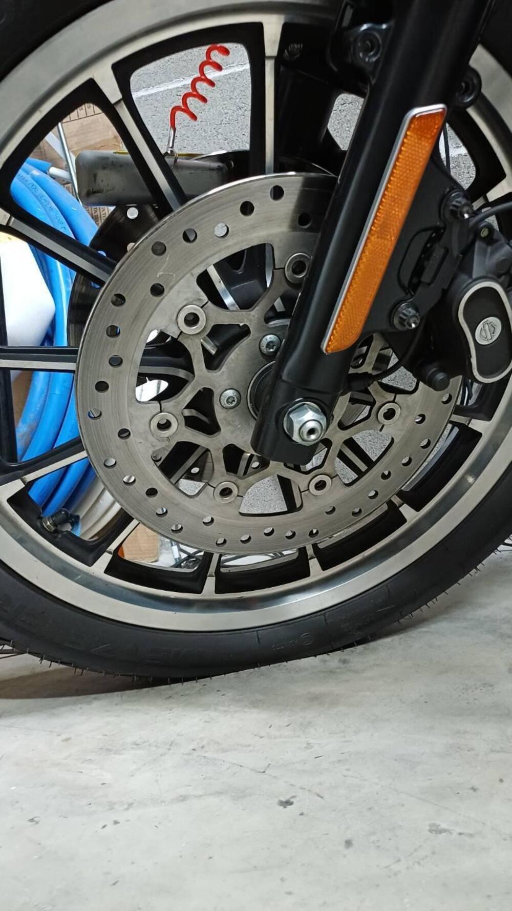 Harley-Davidson 883 R (2008 - 16) - XL 883R (9)