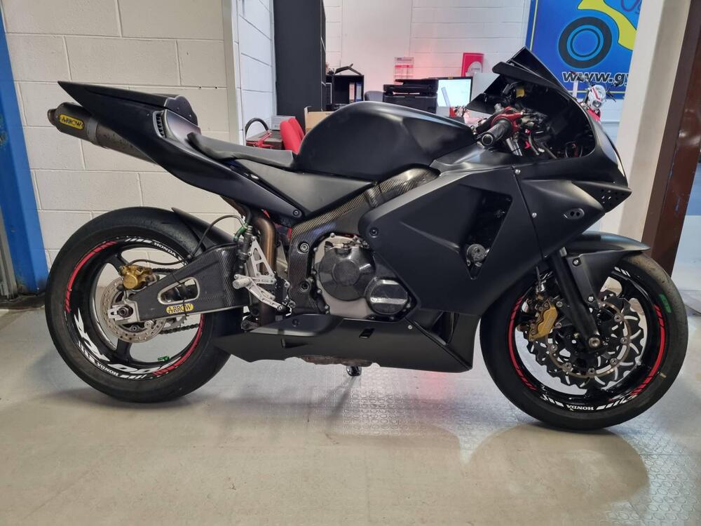 Honda CBR 600 F (2001 - 06) (5)