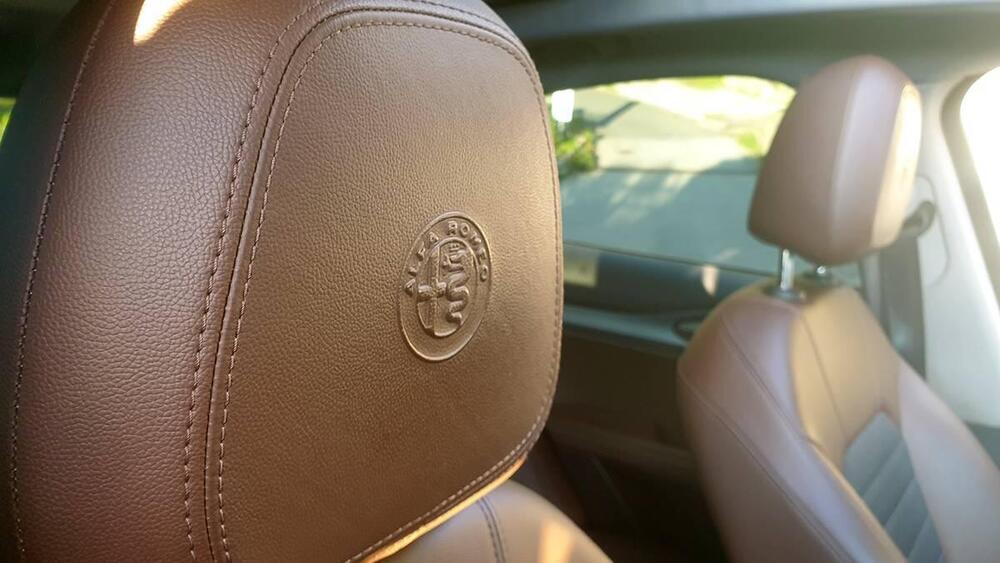 Alfa Romeo Stelvio usata a Genova (10)