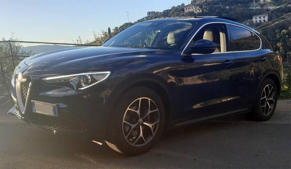 Alfa Romeo Stelvio usata a Genova (14)