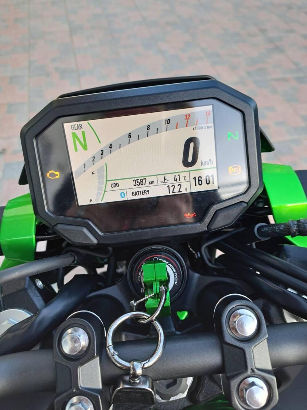 Kawasaki Z 500 SE (2024 - 26) (3)