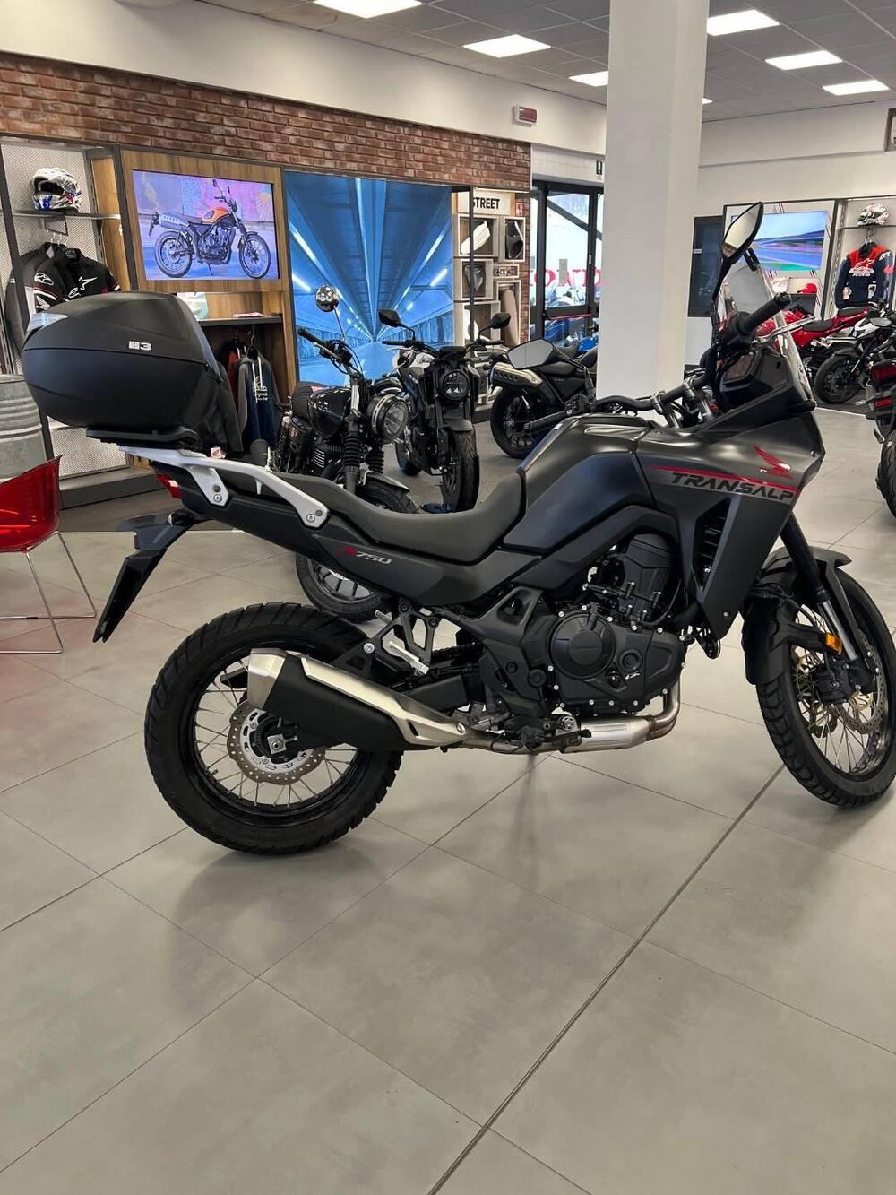 Honda Transalp XL750 (2023 - 24) (3)