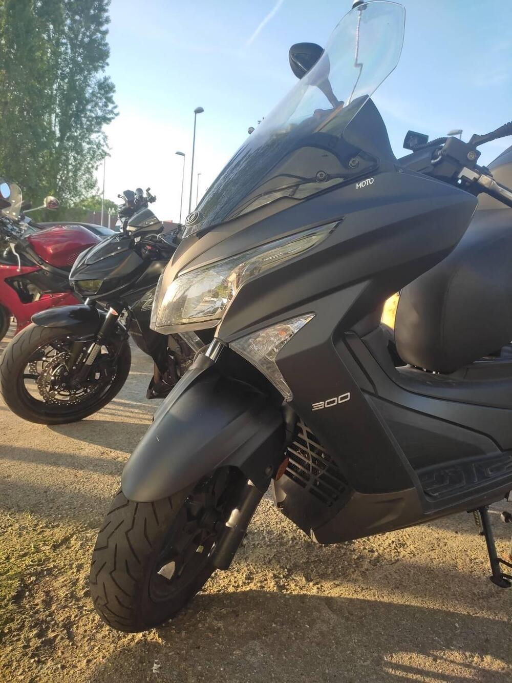 Kymco X-Town 300i ABS (2016 - 20) (3)