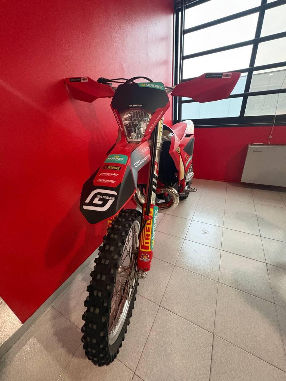 GASGAS EC 300 (2024) (3)