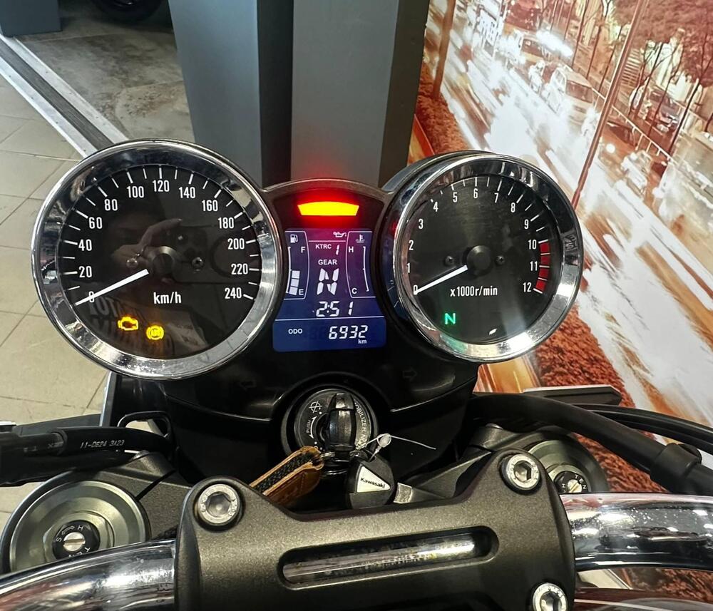 Kawasaki Z 900 RS (2022 - 25) (4)