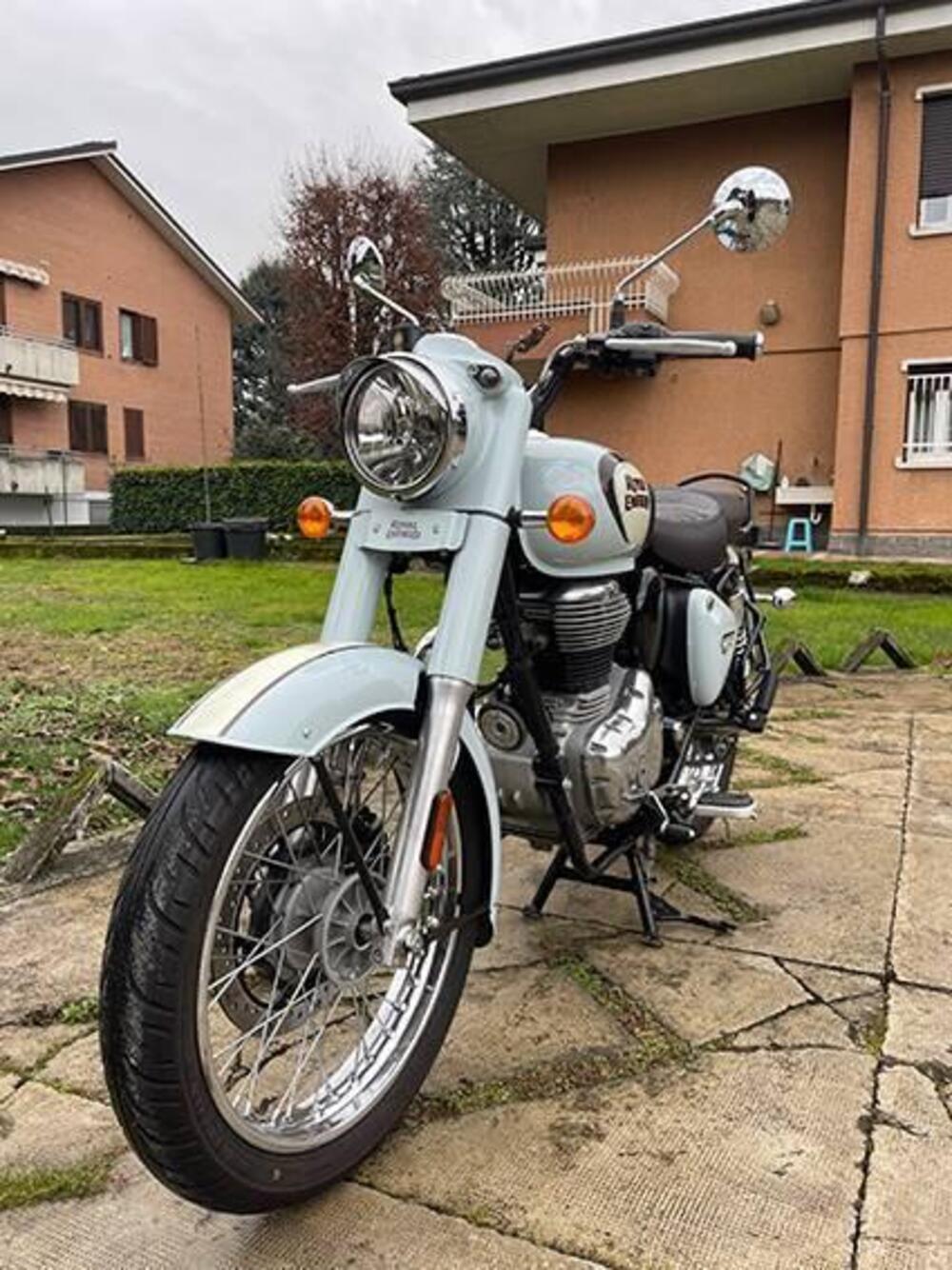 Royal Enfield Classic 350 (2021 - 26) (3)