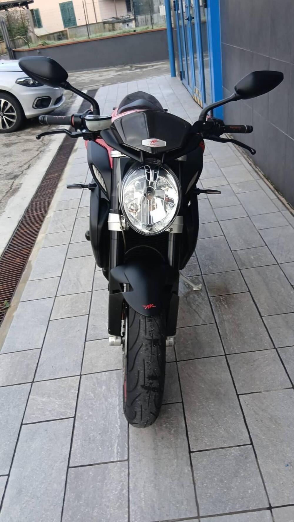 MV Agusta Brutale 675 (2011 - 15) (2)