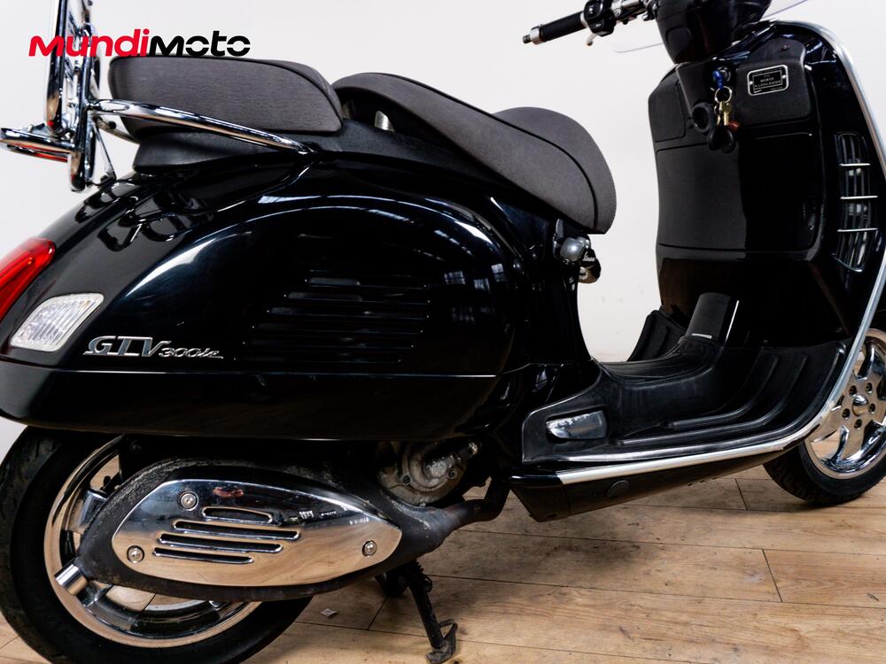 Vespa GTV 300 Via Montenapoleone ABS (2010 - 16) (4)