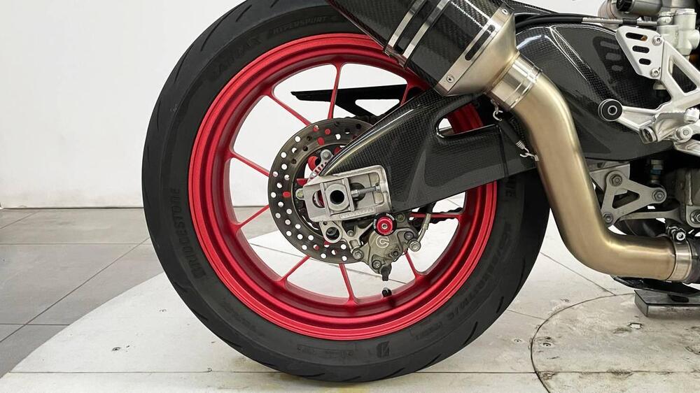 Aprilia RSV4 RF ABS (2015 - 17) (6)