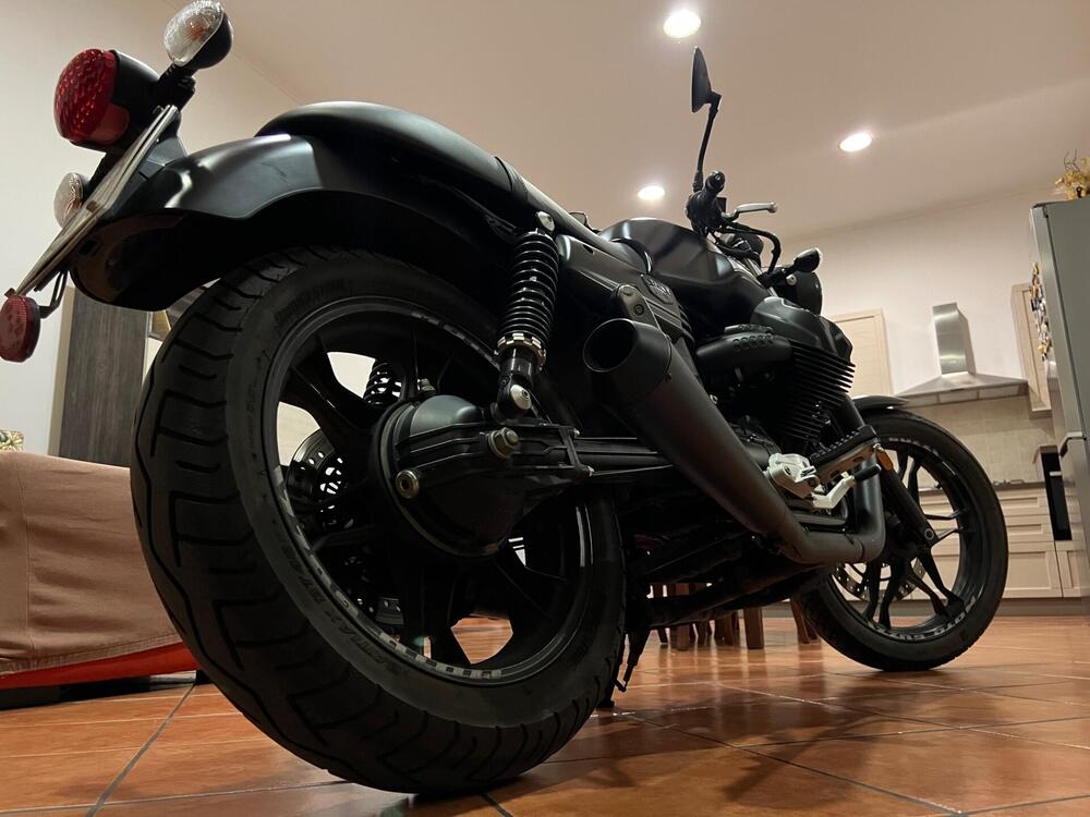 Moto Guzzi V7 III Stone (2017 - 20) (3)