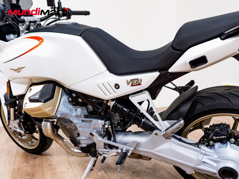 Moto Guzzi V100 Mandello (2022 - 24) (8)