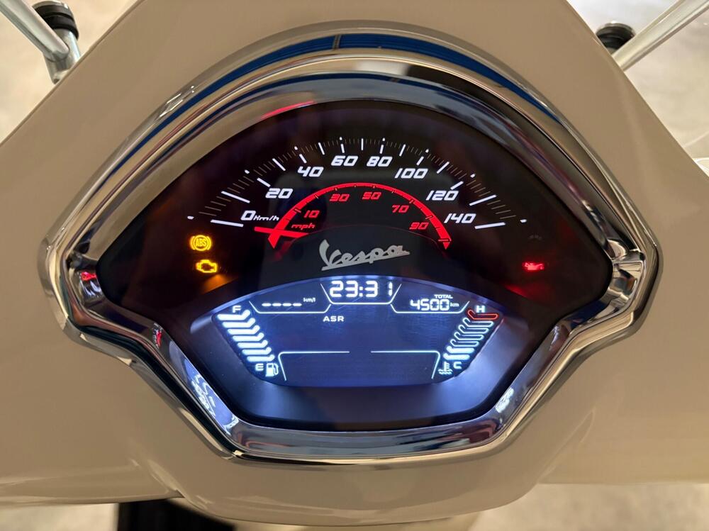 Vespa GTS 300 Hpe (2021 - 22) (3)