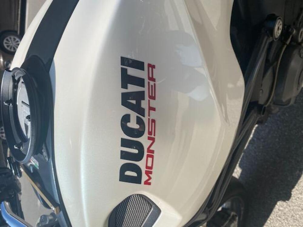 Ducati Monster 696 (2008 - 13) (3)