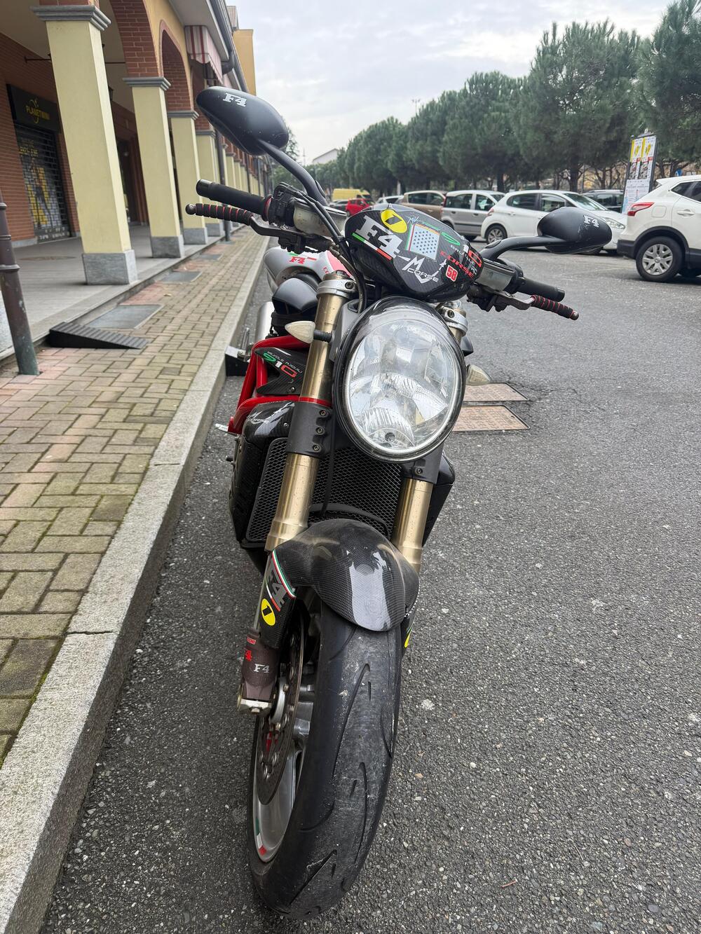 MV Agusta Brutale 910 R (2006 - 11) (2)