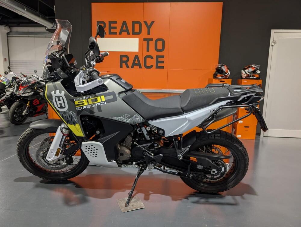 Husqvarna Norden 901 Expedition (2025 - 26) (2)