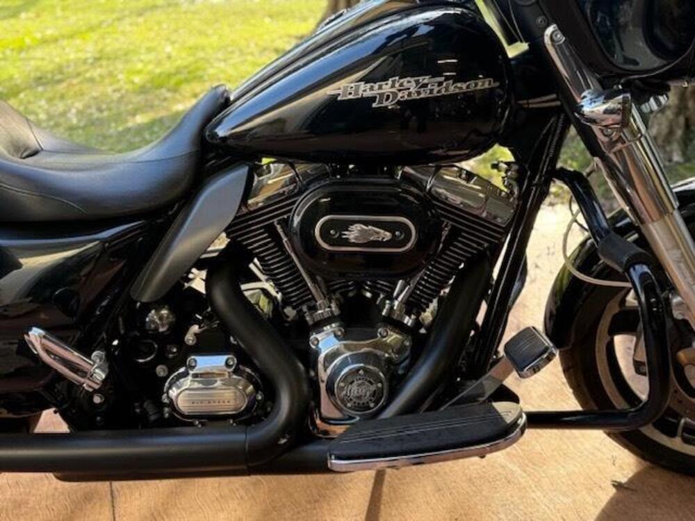 Harley-Davidson 1690 Street Glide Special (2014 - 16) - FLHX (3)