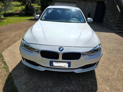 BMW Serie 3 Touring 318d  Business aut. del 2014 usata a Viterbo