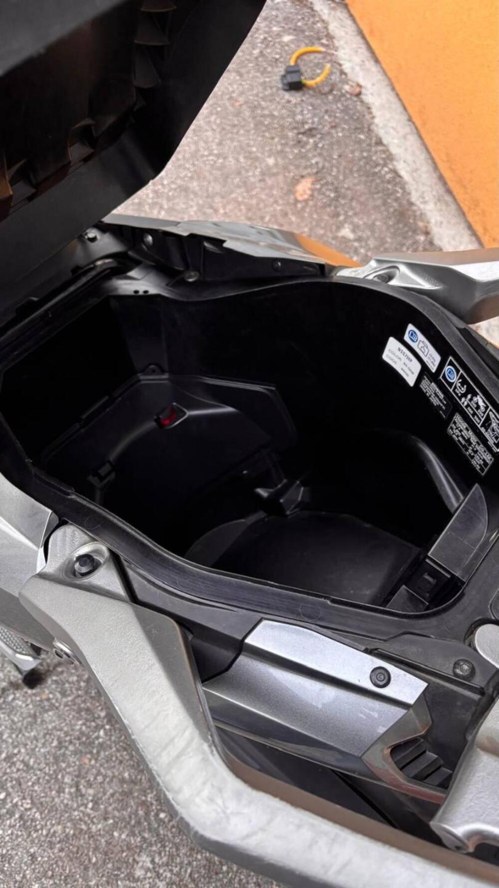 Honda Forza 750 DCT (2021 - 24) (11)