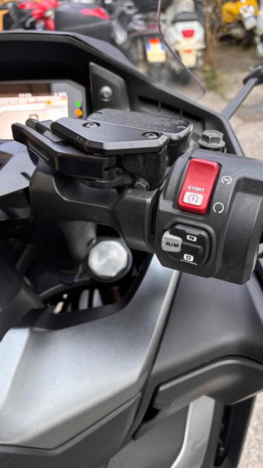 Honda Forza 750 DCT (2021 - 24) (17)