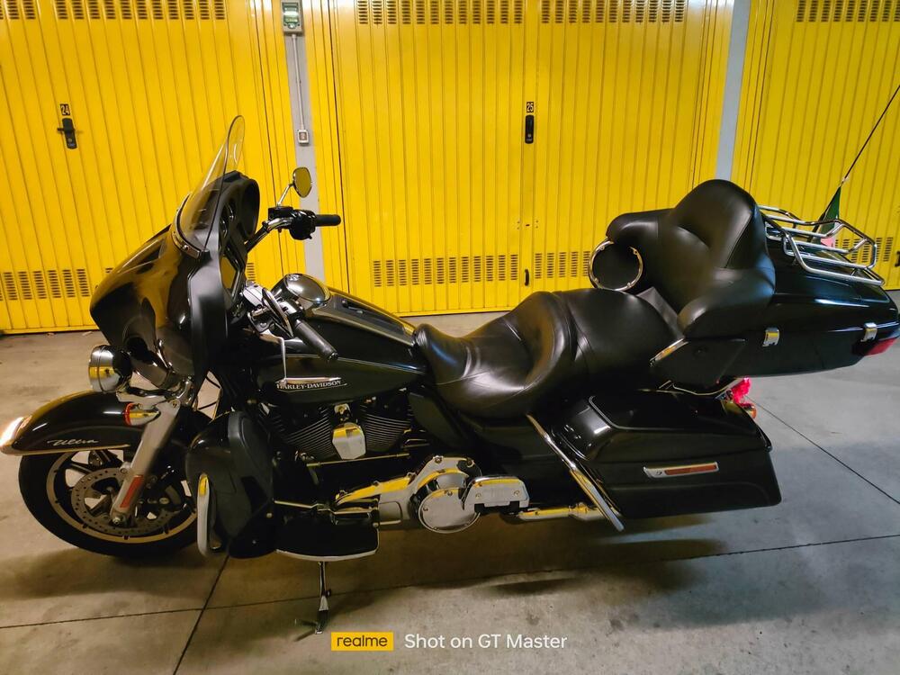 Harley-Davidson 1690 Electra Glide Ultra Classic (2014 - 16) - FLHTCU (2)