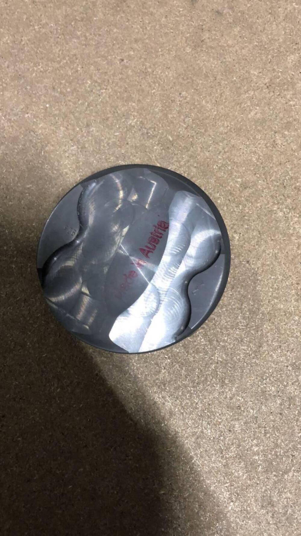 CILINDRO CON PISTONE PER HUSQVARNA FE 250. CODICE (10)