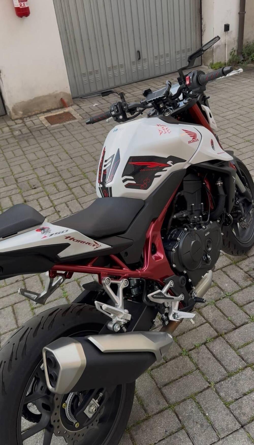 Honda CB 750 Hornet (2023 - 24) (2)