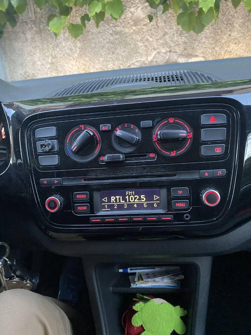 Volkswagen up! usata a Roma (11)