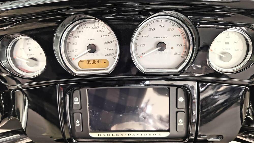 Harley-Davidson 107 Street Glide Special (2017 - 19) - FLHXS (14)