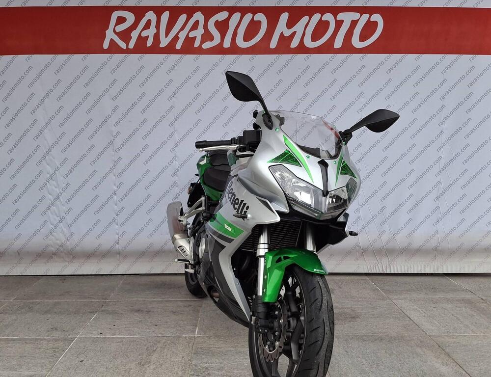 Benelli BN 302 R (2017 - 20) (3)