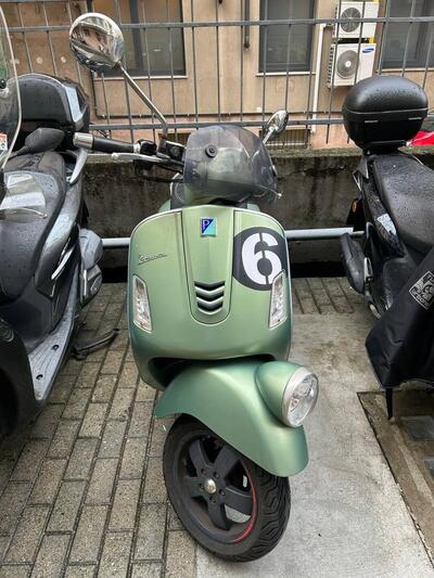 Vespa Sei Giorni 300 (2017 - 19) usata
