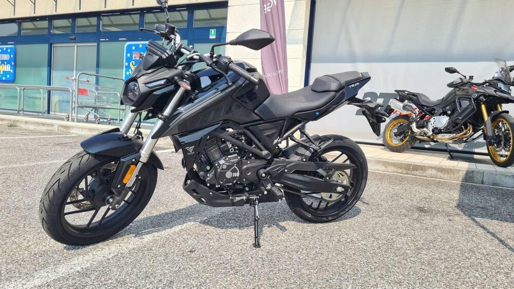 Voge Brivido 125R (2023 - 26) (2)