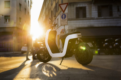 Stop 50cc in Giappone: al via gli elettrici per gli studenti, ma le criticit&agrave; non mancano