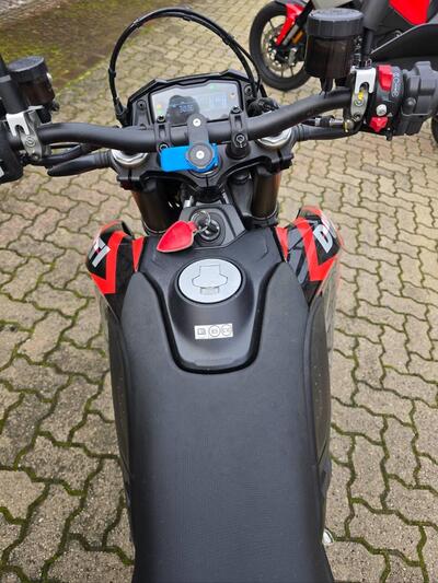 Ducati Hypermotard 698 Mono RVE (2024 - 26) usata