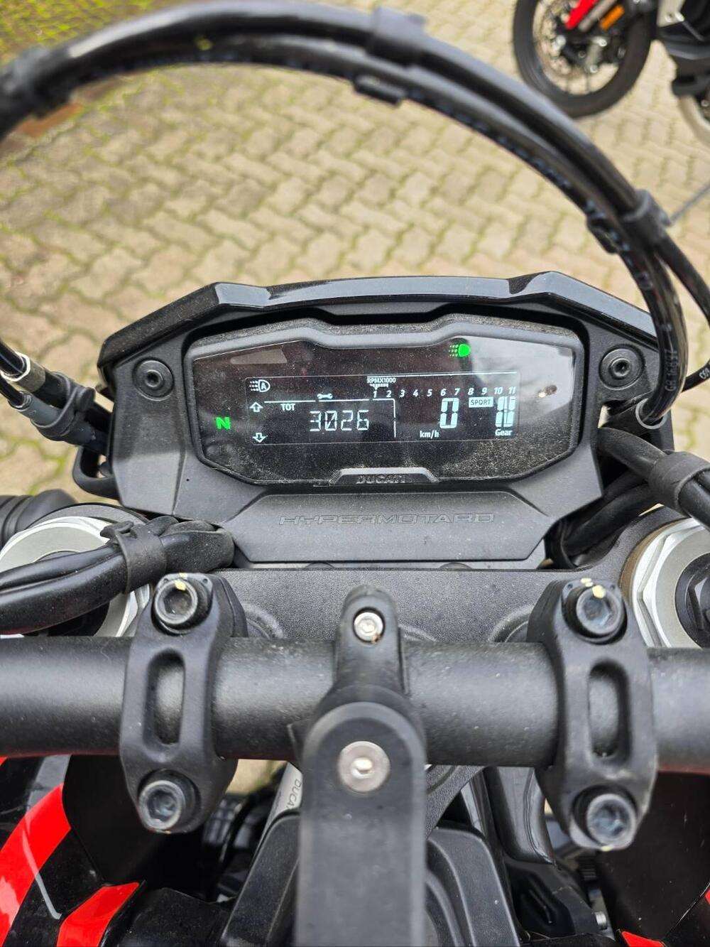 Ducati Hypermotard 698 Mono RVE (2024 - 26) (2)