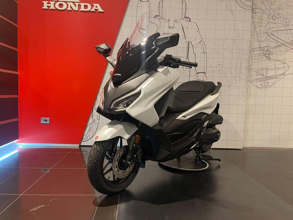 Honda Forza 350 (2025 - 26) (4)