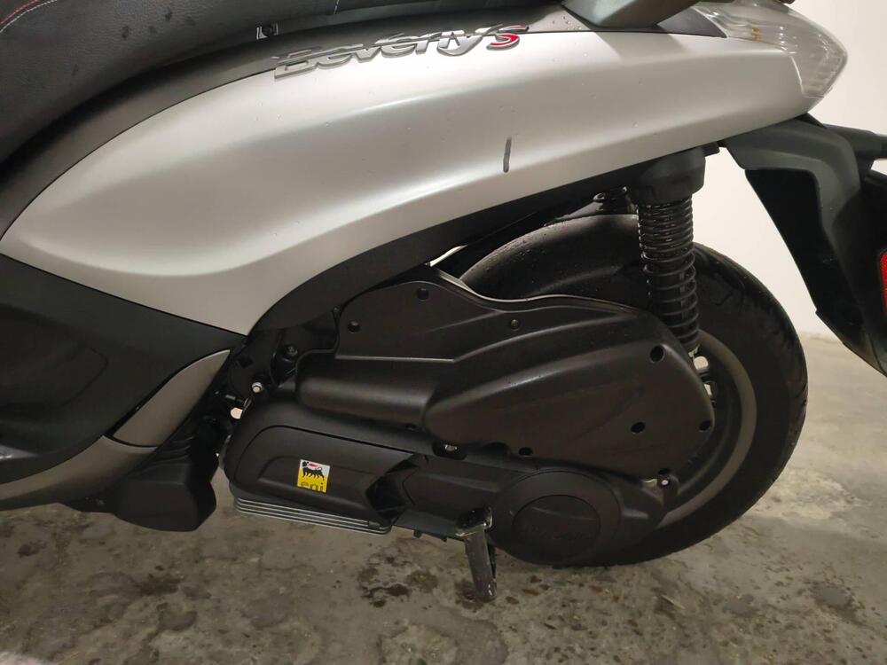 Piaggio Beverly 300 i.e. ABS-ASR (2016 - 20) (3)