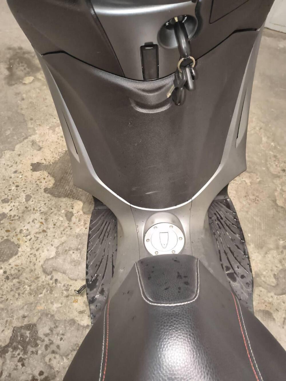 Piaggio Beverly 300 i.e. ABS-ASR (2016 - 20) (6)