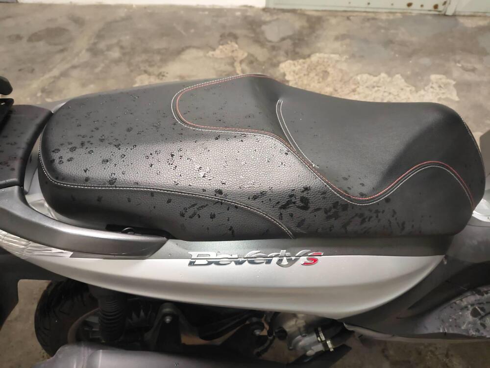 Piaggio Beverly 300 i.e. ABS-ASR (2016 - 20) (9)