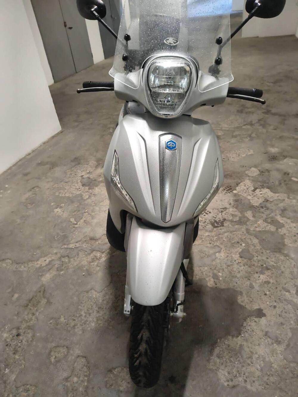 Piaggio Beverly 300 i.e. ABS-ASR (2016 - 20) (12)