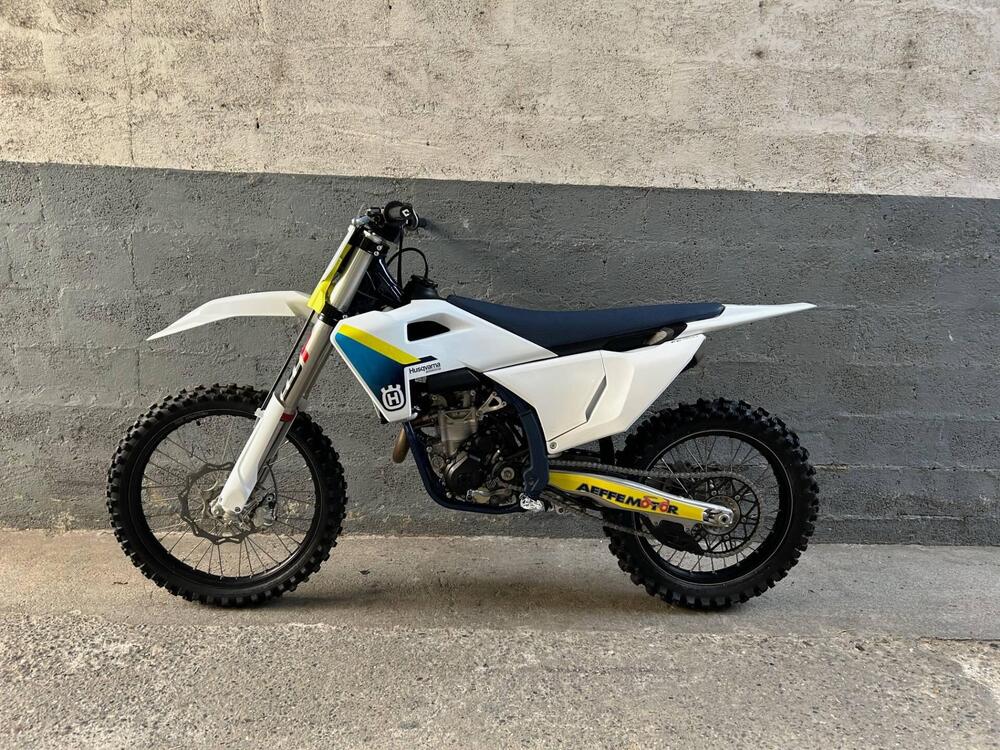 Husqvarna FC 350 (2025) (2)